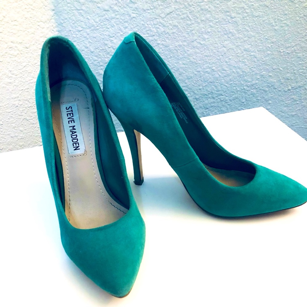 STEVE MADDEN Green Suede Size 6 Stilettos